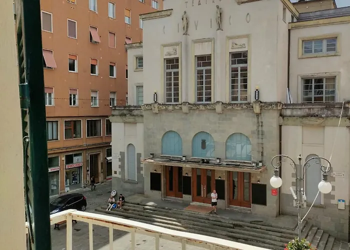 Il Balcone Sul Teatro
